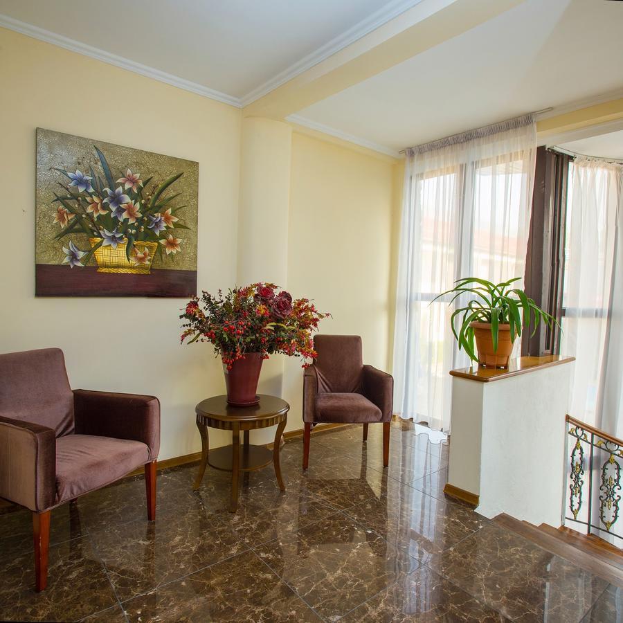 Stary Melnik Hotel Алмати Екстер'єр фото
