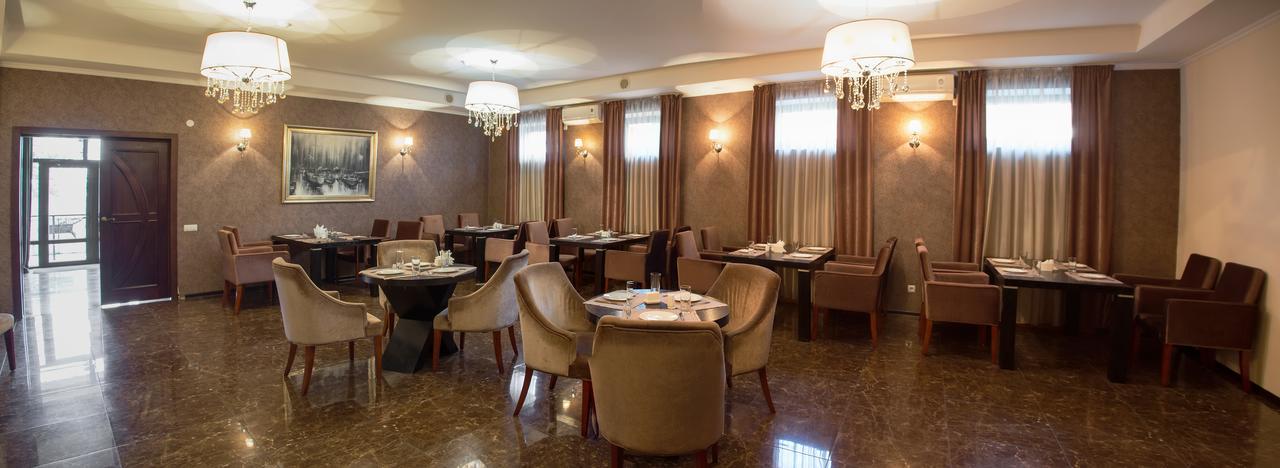 Stary Melnik Hotel Алмати Екстер'єр фото