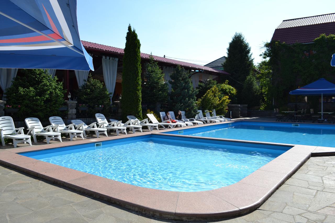 Stary Melnik Hotel Алмати Екстер'єр фото